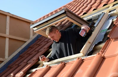 Pose de fenêtres de toit Velux à Rougemont-le-Château